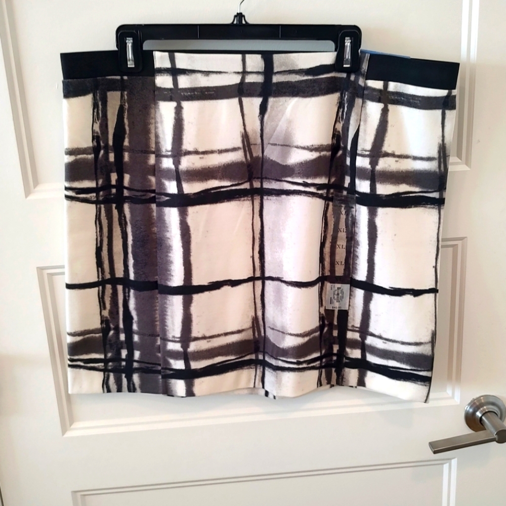 HOST PICK! Vera Wang for Kohl's Ponte Knit Mini Skirt in B/W